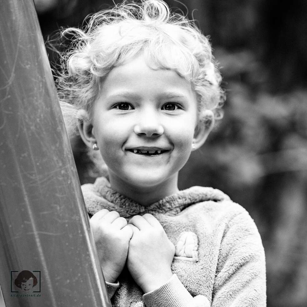 Kindergartenfotografie im freien Spiel (kita-portrait.de)