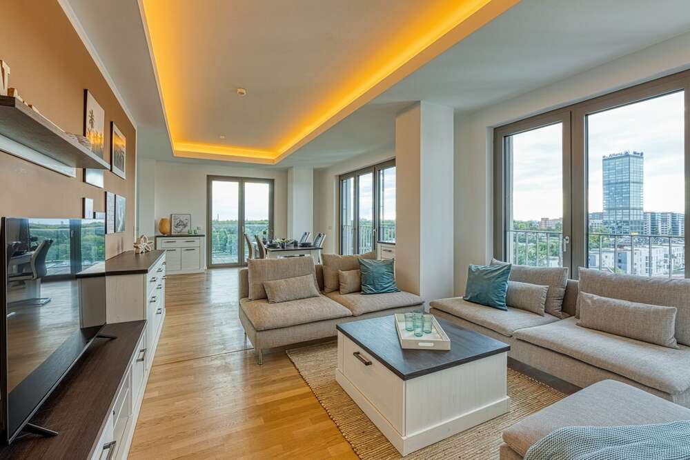 Real estate (Philippe Rives)