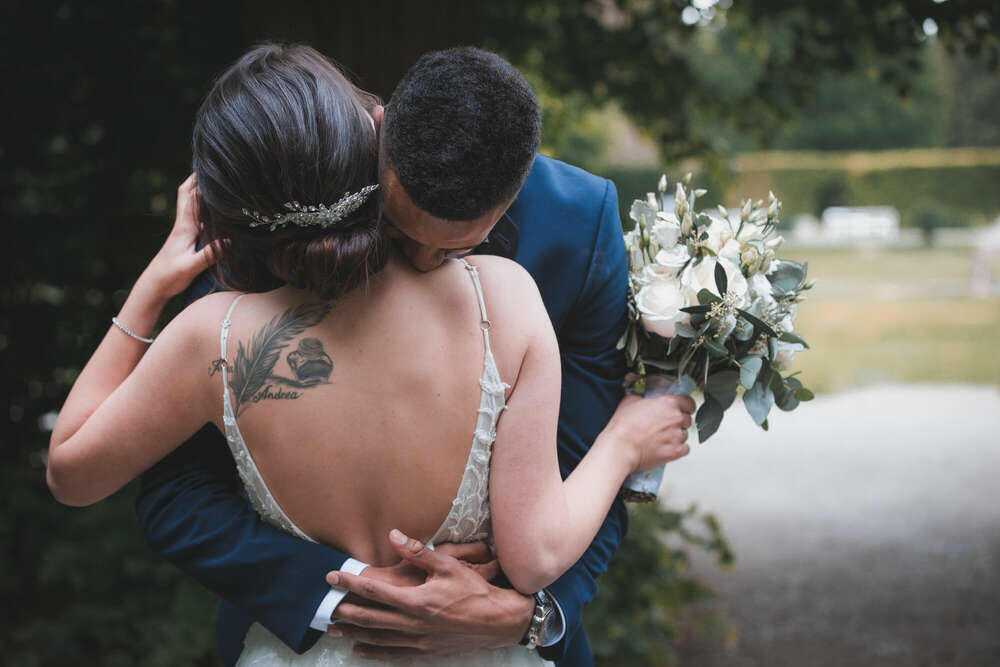 First Look-Moment des Brautpaars (More Photography)