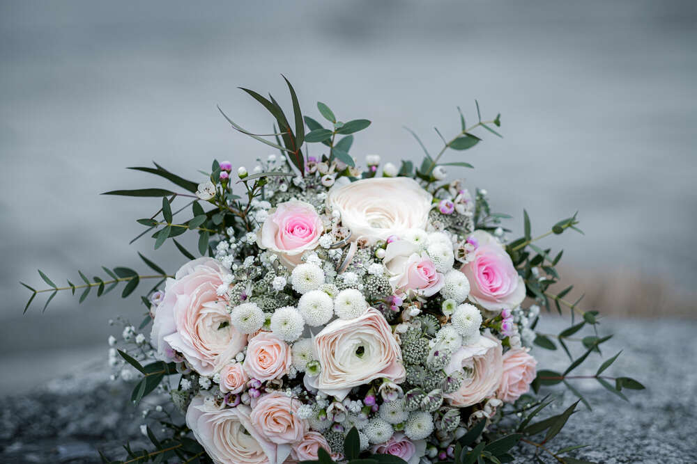 Wedding Rings & Flower (Johannes Zantow - Photography)