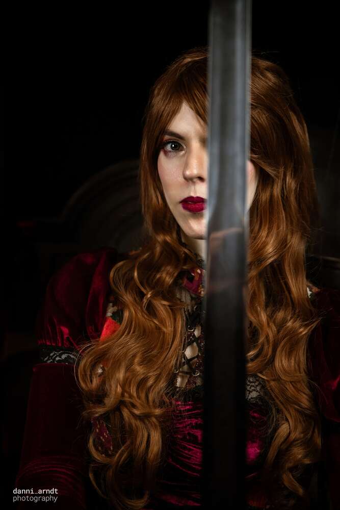 Sword Maiden (Danni Arndt Photography)
