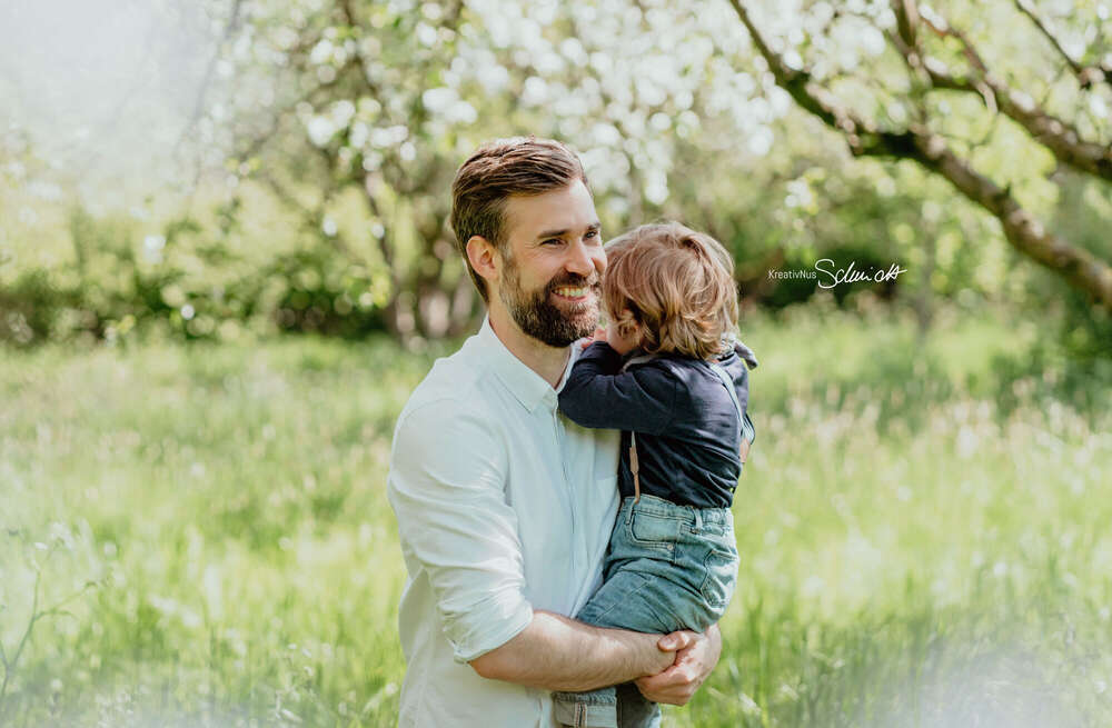 Familienshooting Fr&uuml;hling (Familienfotografin • KreativNus Schmidt Fotograf)