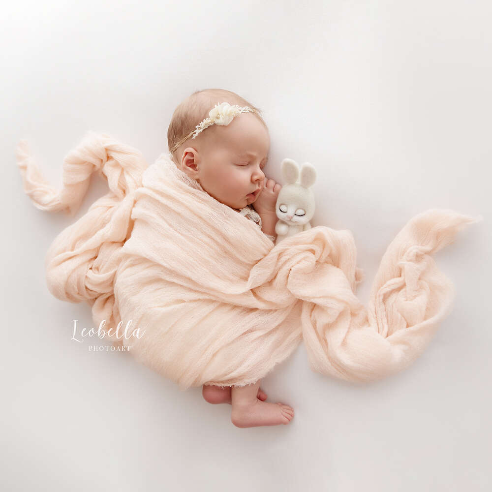 Pfirsichblütenzarte Babybilder (Leobella Photoart)