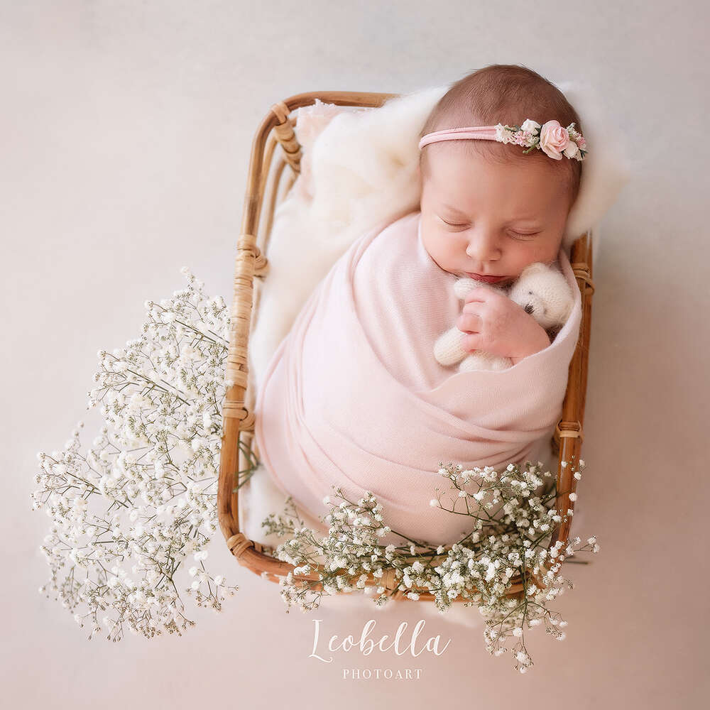 Baby im Körbchen  (Leobella Photoart)