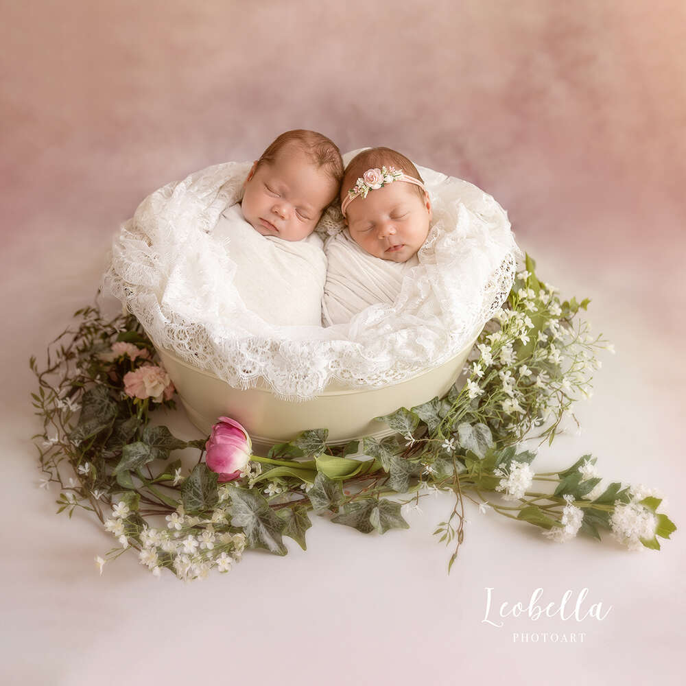 Baby Zwillinge im Frühling (Leobella Photoart)