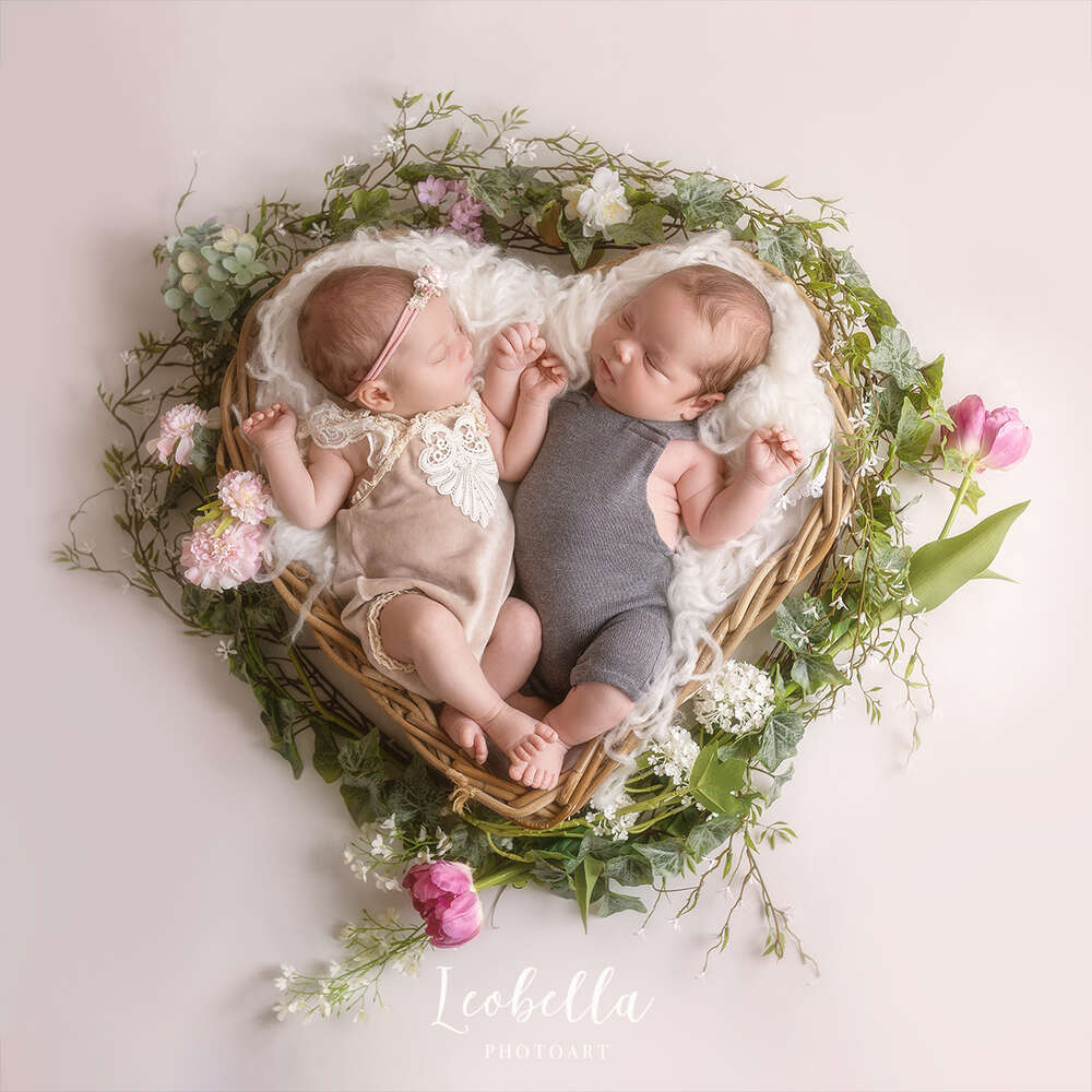 Zwillinge im Blumenherz (Leobella Photoart)