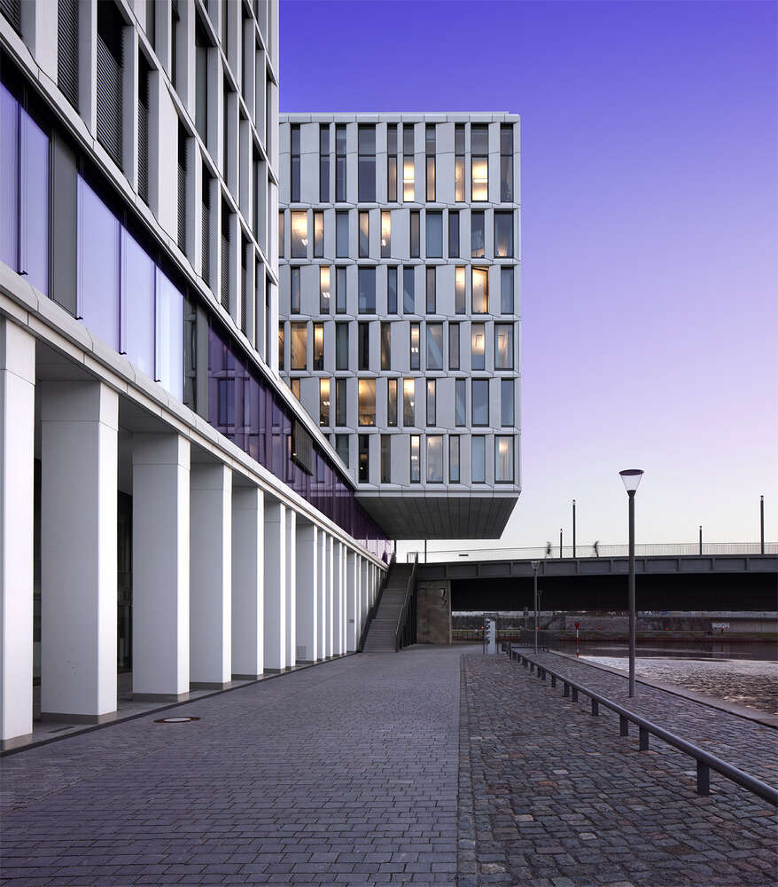 B&uuml;rohaus, Berlin, An der Spree (Selig-Fotodesign)