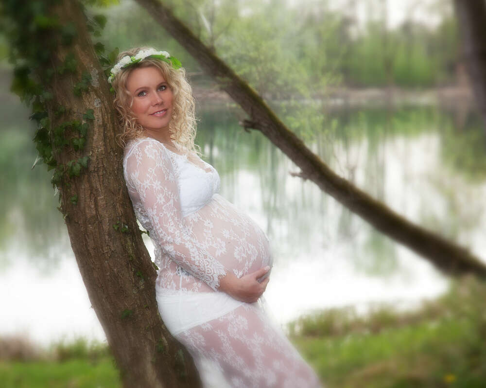 Babybauch (Foto Neuhäuser)