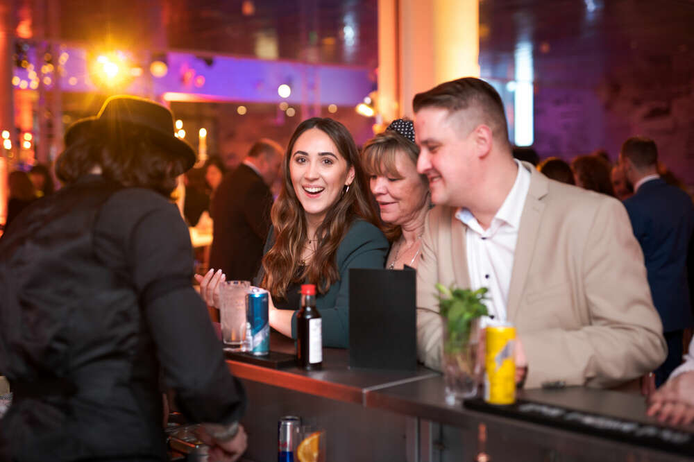 AdrianMedia (AdrianMedia)