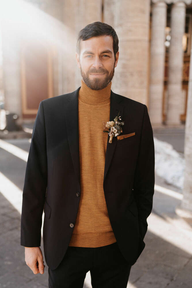 Bräutigam Standesamt Mandlstraße München (skop Fotografie)