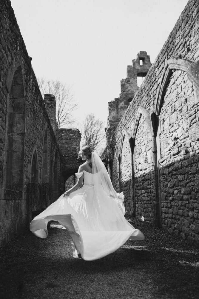 Braut l&auml;uft (Fotografin Ekaterina Seoud)