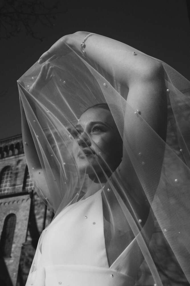Braut und Bräutigam am Speyerer Dom (Fotografin Ekaterina Seoud)