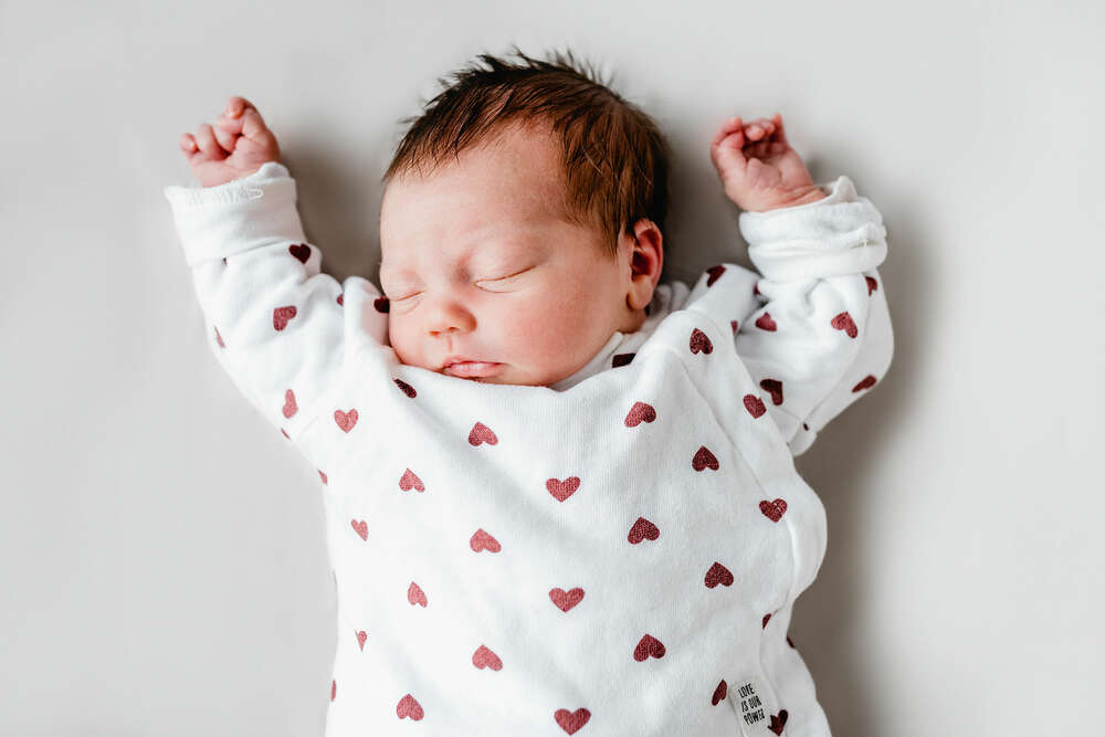 Neugeborenenshooting (Steffi Mayer Familienfotografie)