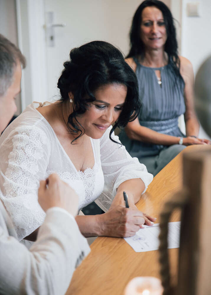Standesamtliche Hochzeit in Ailingen (Bodensee) (Rosilene Passolt Photography)