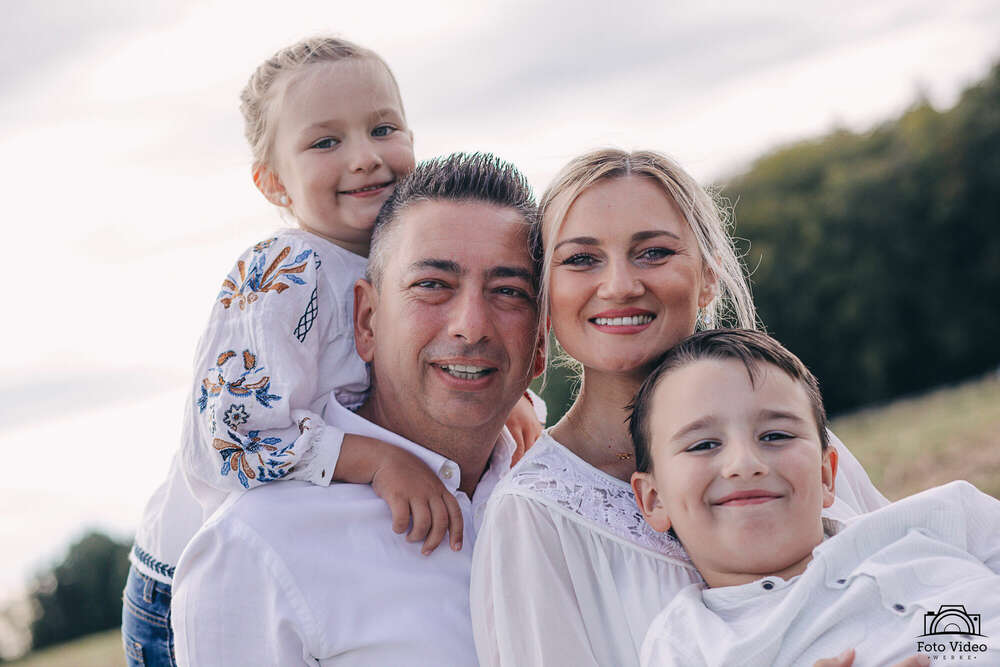 Foto-Video-Werke (Foto-Video-Werke)