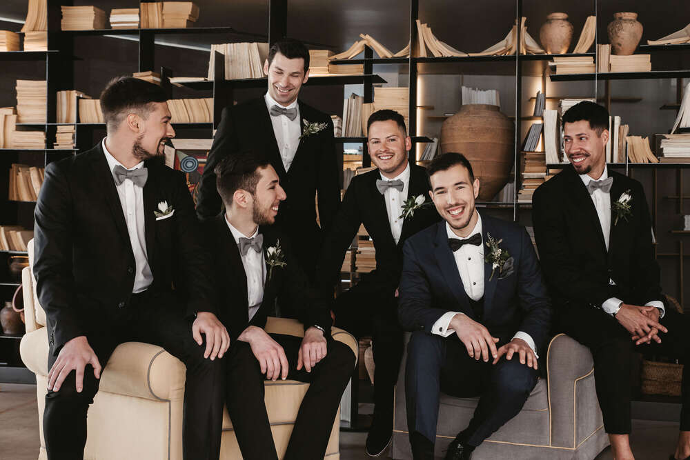 The Moment - Wedding Photographer (The Moment - Wedding Photographer)