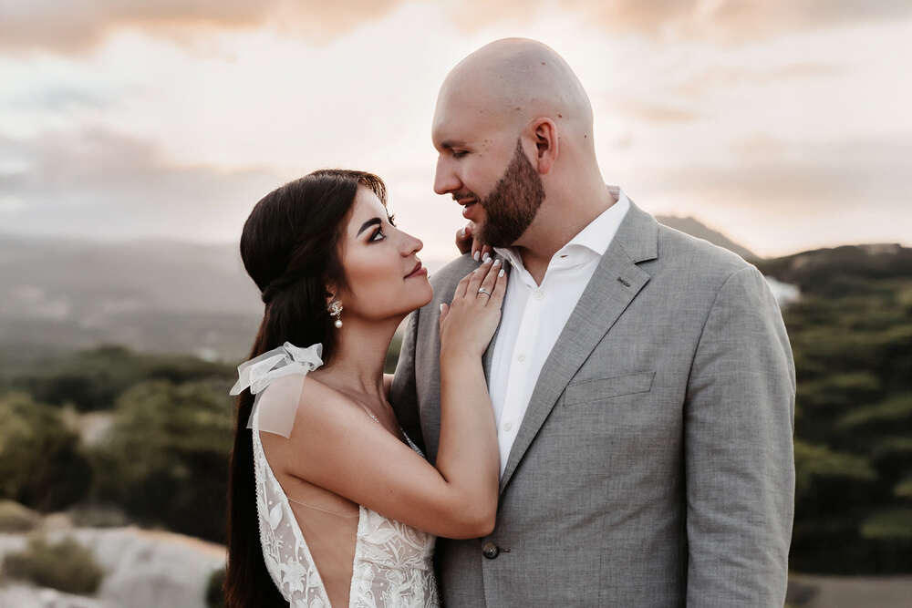 The Moment - Wedding Photographer (The Moment - Wedding Photographer)