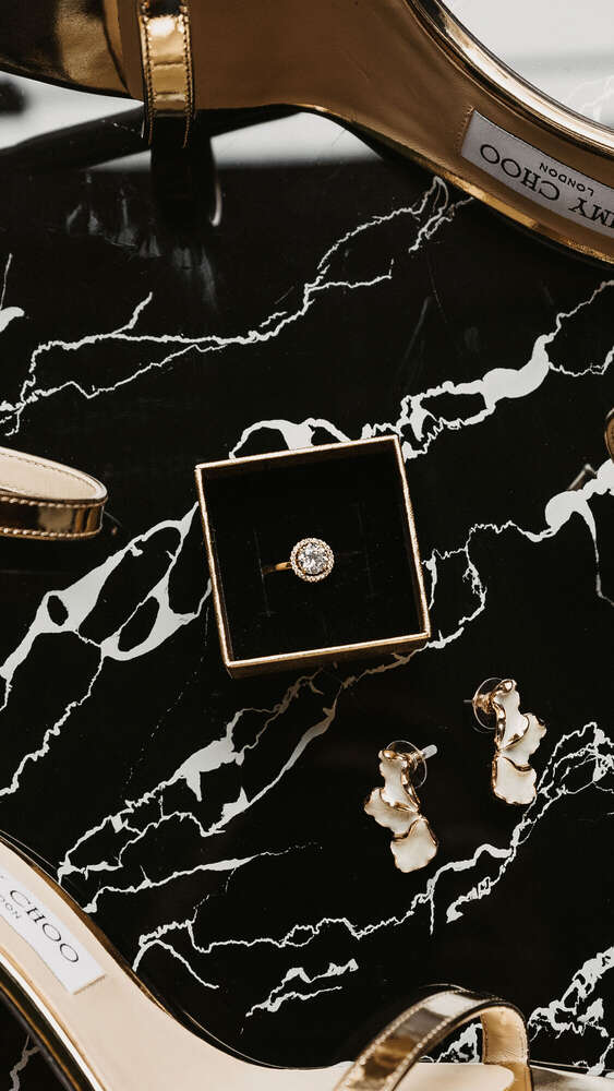 The Moment - Wedding Photographer (The Moment - Wedding Photographer)