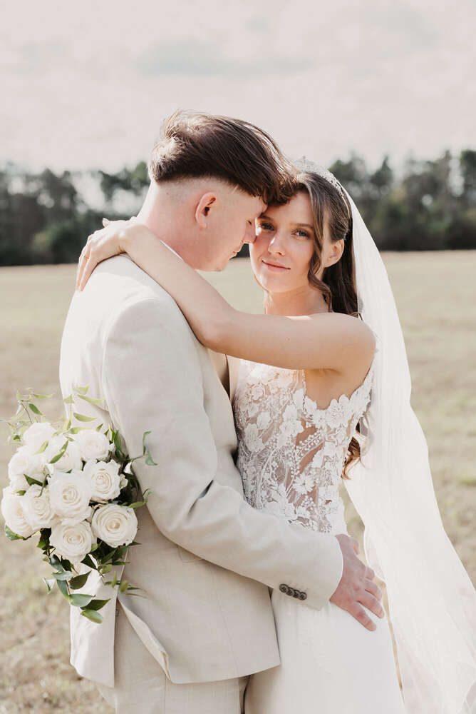 The Moment - Wedding Photographer (The Moment - Wedding Photographer)