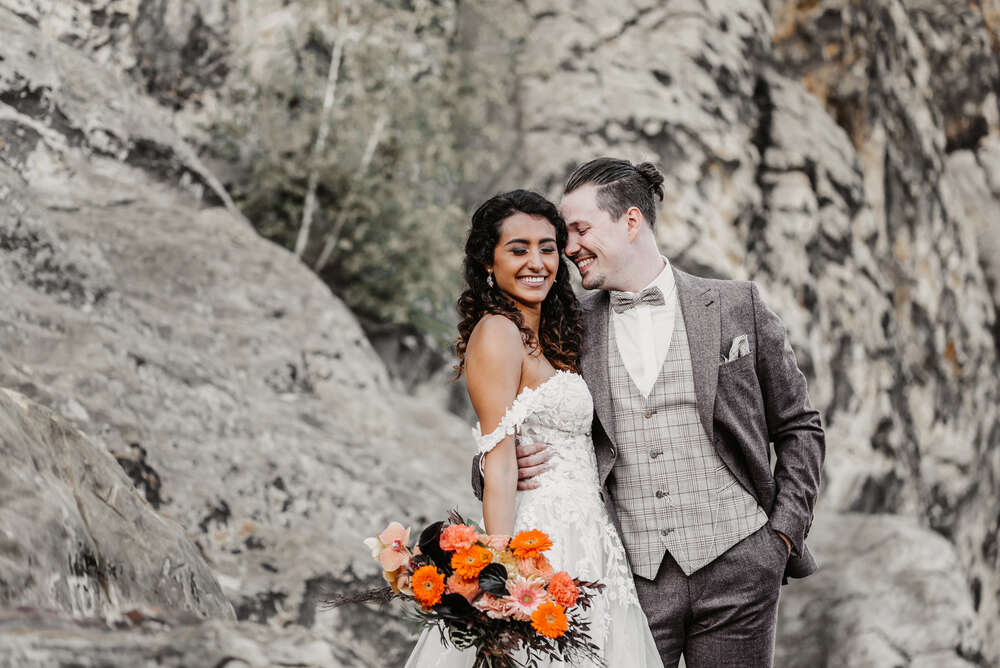 The Moment - Wedding Photographer