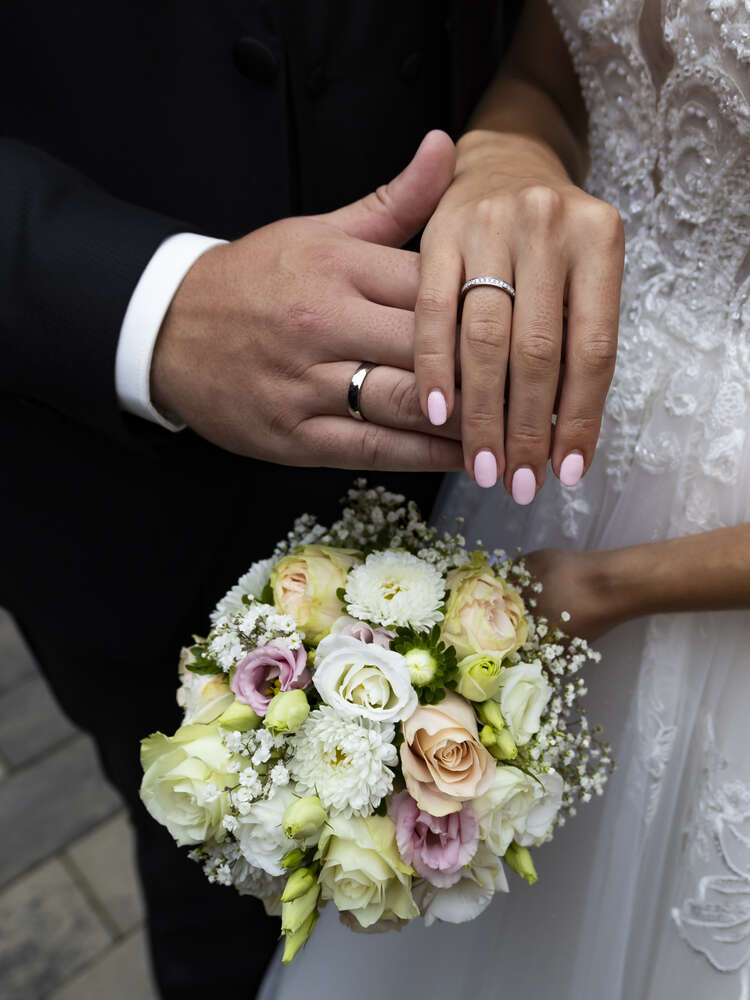 Eheringe & Brautstrauß (Bernig Marketing)