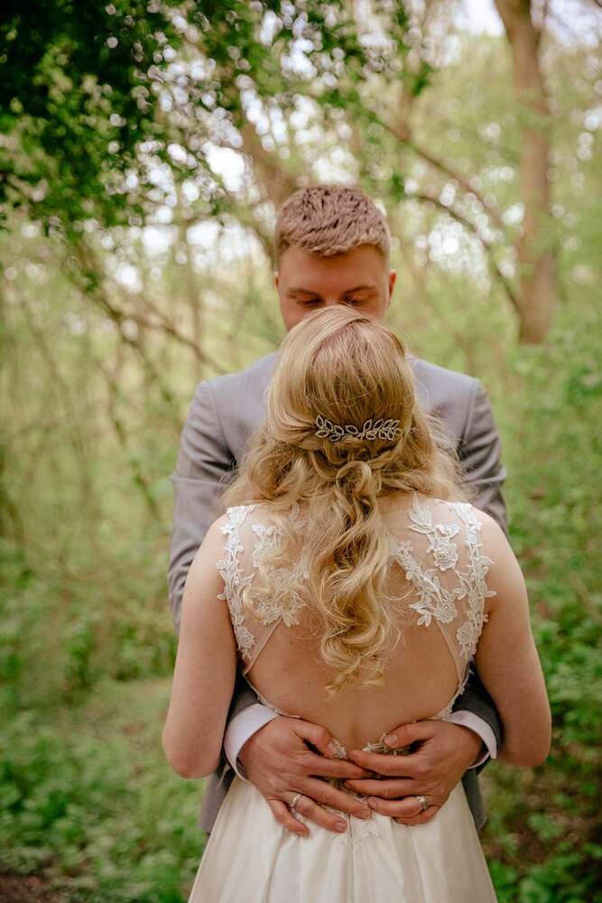 Brautpaar Portraits im Wald (Karoline Reher Fotografie)