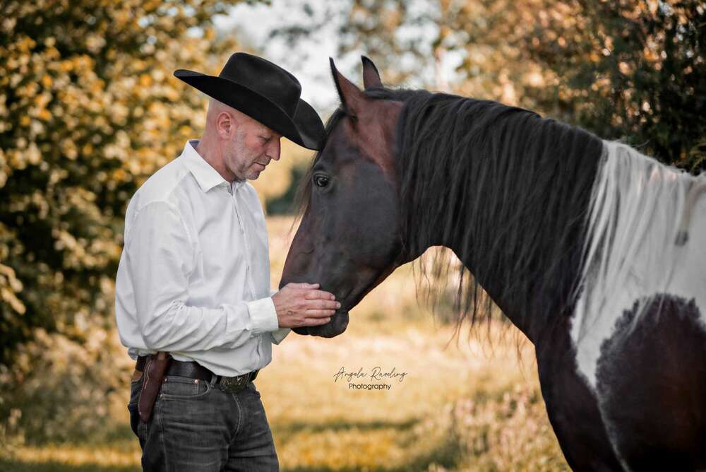 Angela Raveling (Angela Raveling)