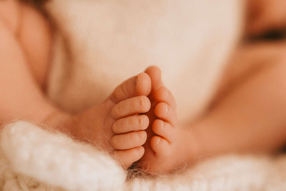 Detail bei deinem Neugeborenen Fotoshooting in leipzig (Franziska Kriening Fotografie)