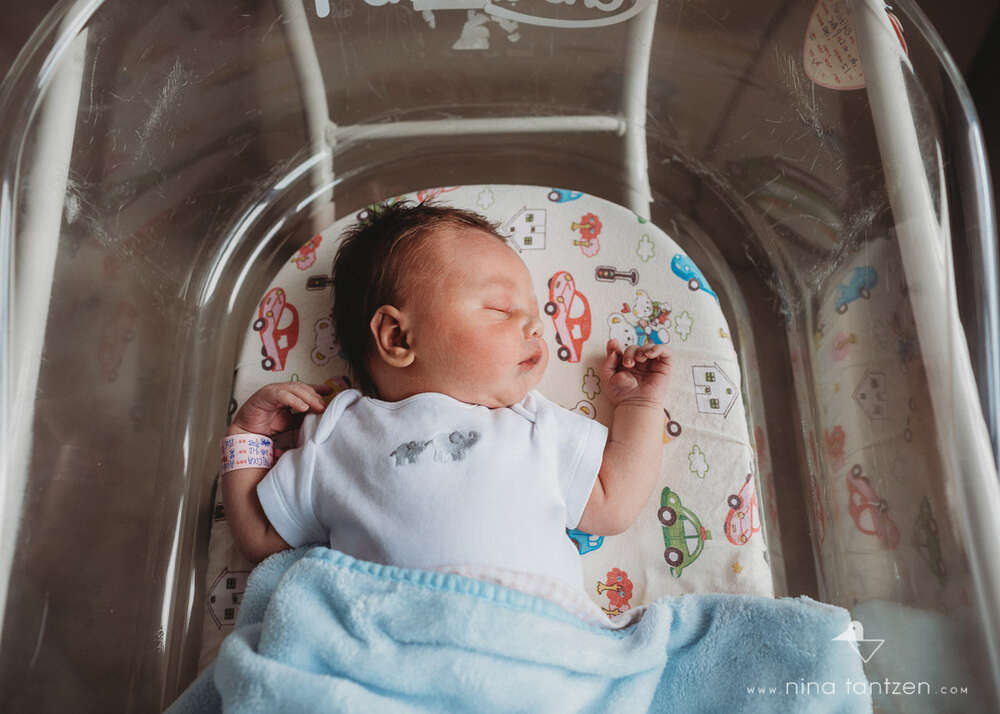 Neugeborenenfotografie in Zürich (nina tantzen photography)
