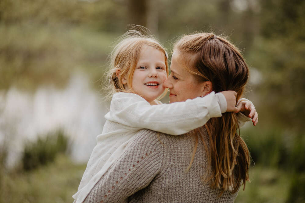 echte Mama Kind Momente voller Liebe und Glück (Kim Wilde Fotografie - mobiles Fotostudio)