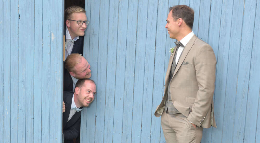 Bräutigam und Trauzeugen (OpenART)