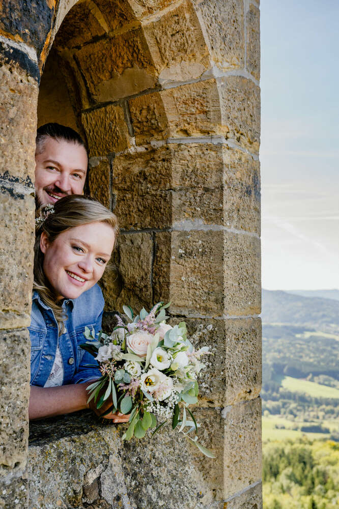 Blick zusammen aus dem Fenster (May-Pictures)