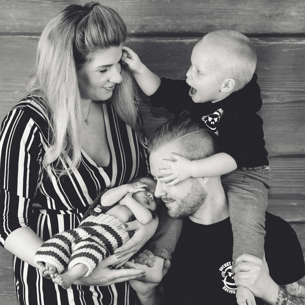 Newbornshooting mit Familien Bildern (Petite Fotografie)