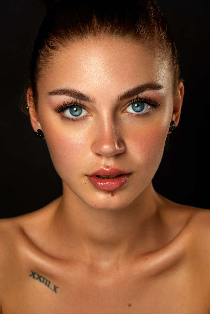 Beauty Portrait mit Laura (PHOTOGRAPHY BY ANDY MERKEL)