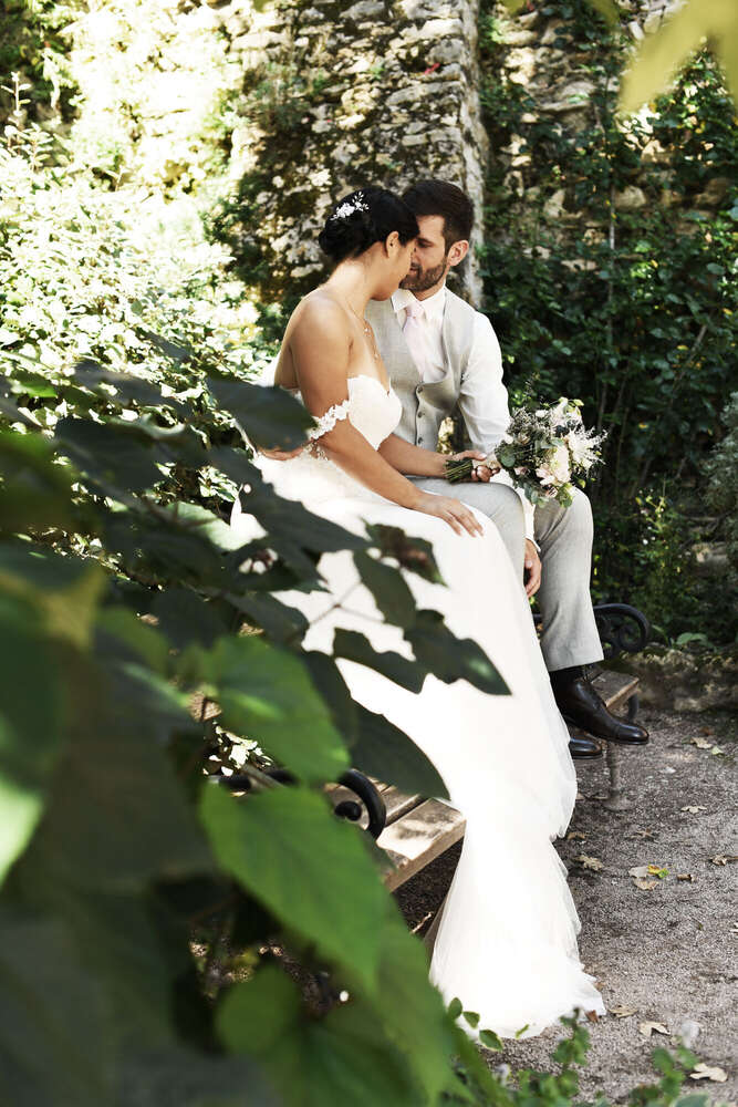 Hochzeitsfoto im Park. (www.susannewatrin.de)