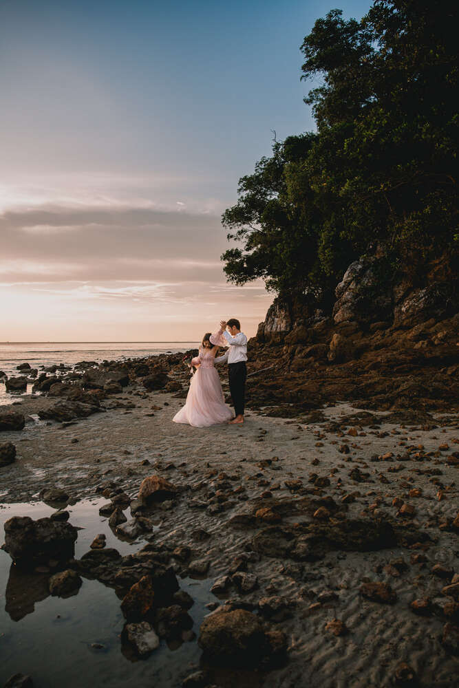 Traum-Hochzeitsshooting am tropischen Strand