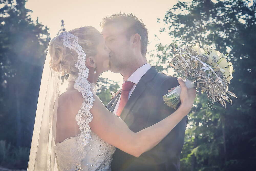 DER HOCHZEITSFOTOGRAF (DER-Hochzeits-Fotograf | IHR Hochzeitsfotograf)