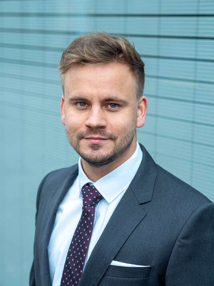 Business Portrait (Geronimo Schmidt)