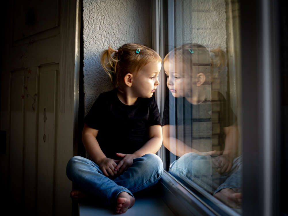 Kind am Fenster (PHOTOGRAPHIE meikedietz)