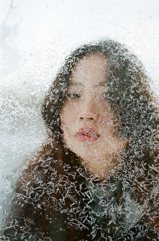 // behind ice (Janin Kastens)