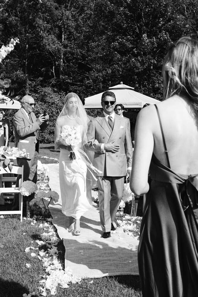 Vater führt Braut zum bräutigam (Jennifer Hartmann | Photography & Artist)