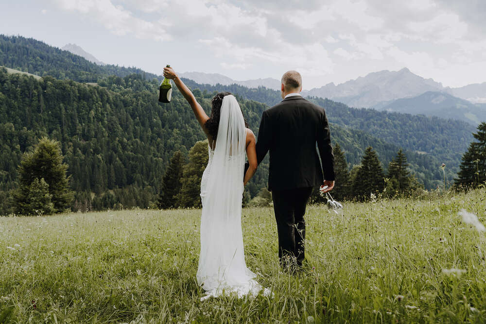 Brautpaar in den Bergen in Garmisch-Partenkirchen (Jennifer Hartmann | Photography & Artist)