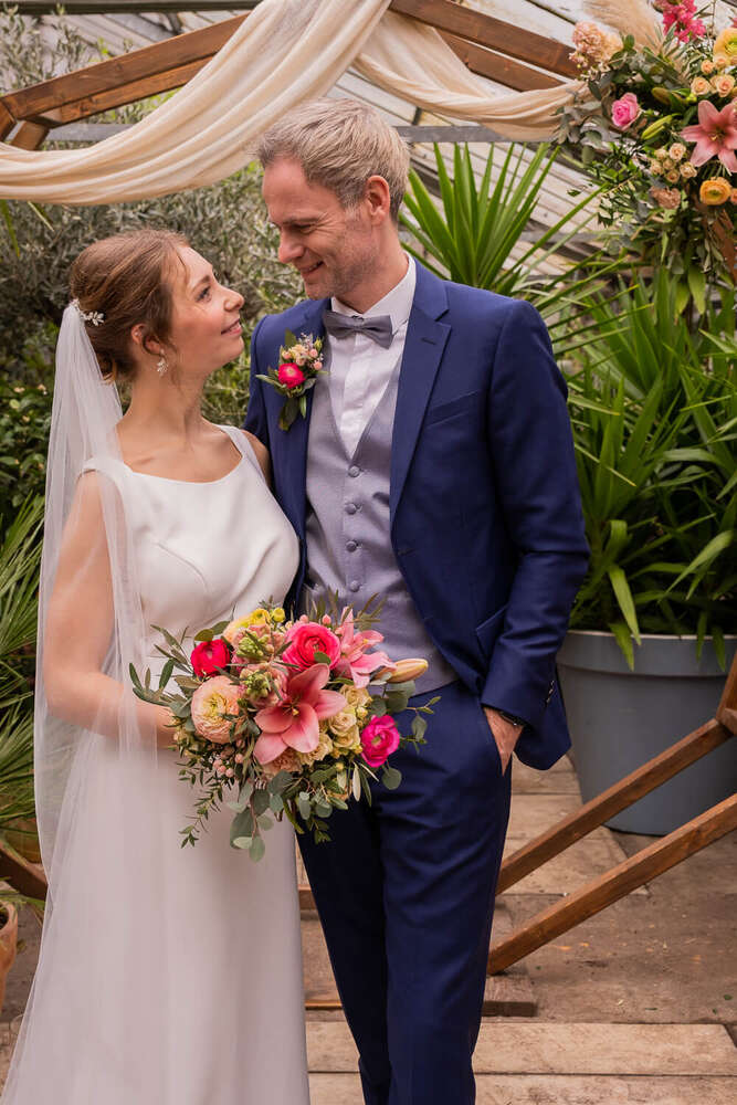 Brautpaar von Traubogen, Hochzeit (Britta Gottschalk)