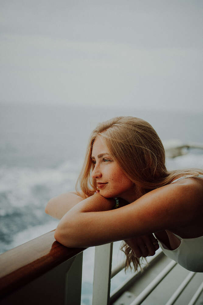 Daniela und das Meer (Anna macht Fotos)