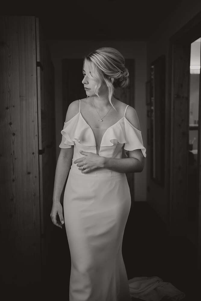 Getting ready Mona am Hochzeitstag (Anna macht Fotos)