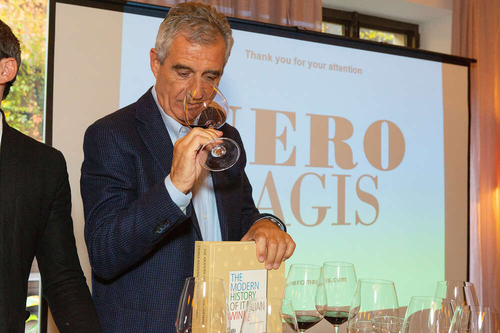  Vinissimo Weinverkostung im Grapes Bar Restaurant  (Vorblidlicht)