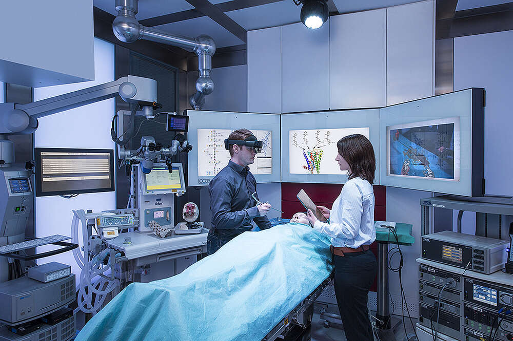 Business (Stefan Hoyer)