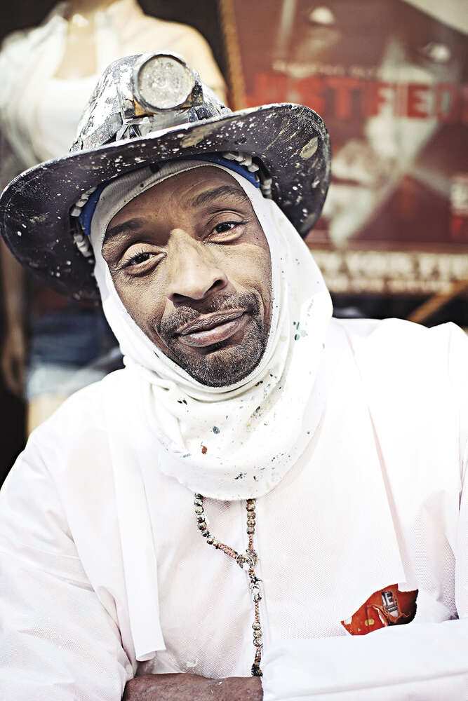 Street-Worker in Manhattan, New York City (Dennis Williamson)