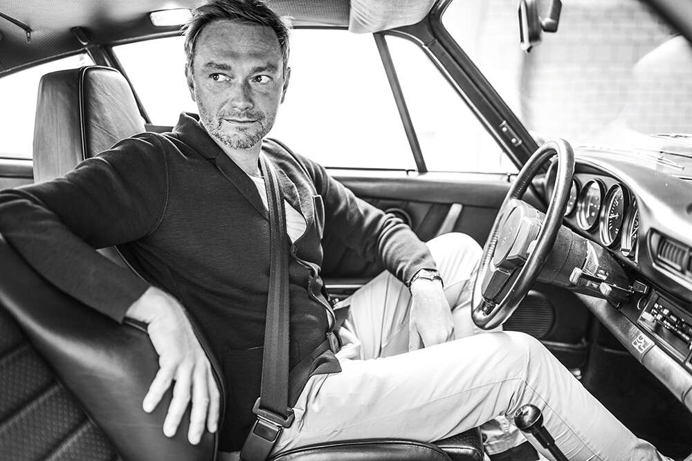 Christian Lindner im Porsche - DER SPIEGEL (Dennis Williamson)
