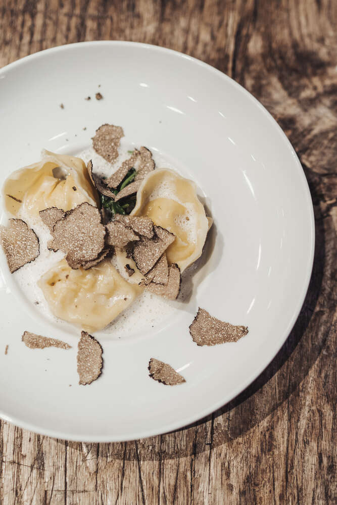 Cornelia Poletto (Dennis Williamson)